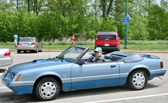 1986 Ford Mustang Convertible 2D