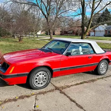 1986 Ford Mustang GT Convertible 2D