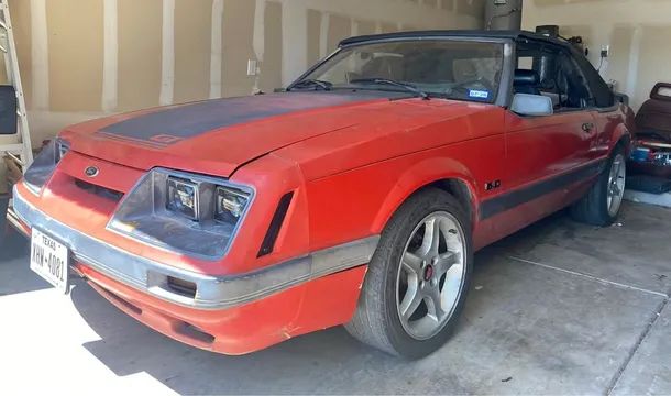 1986 Ford Mustang GT Convertible 2D