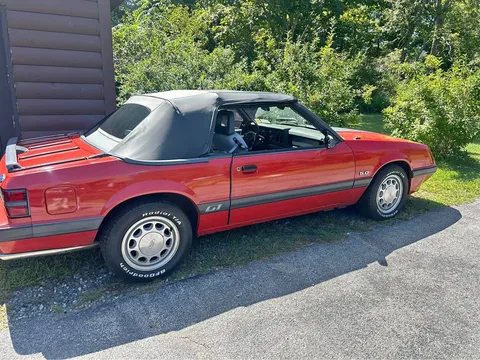 1986 Ford Mustang GT Convertible 2D