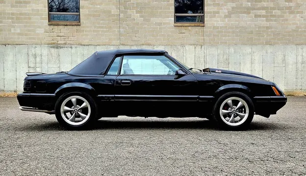 1986 Ford Mustang GT Convertible 2D