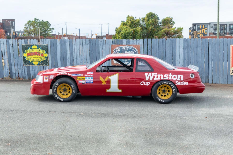 1986 Ford Thunderbird 9th Gen - Image 2 of 26