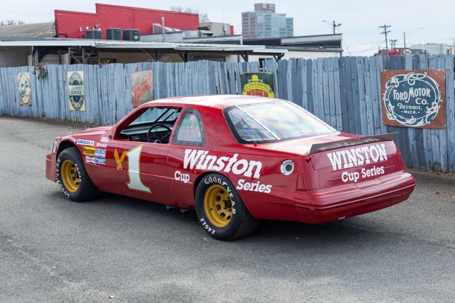 1986 Ford Thunderbird 9th Gen - Image 17 of 26