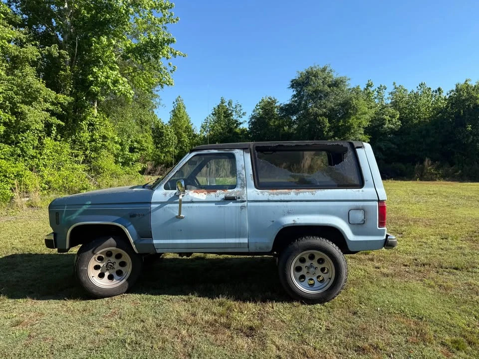 1986 Ford Bronco 3rd Gen - Image 2 of 7