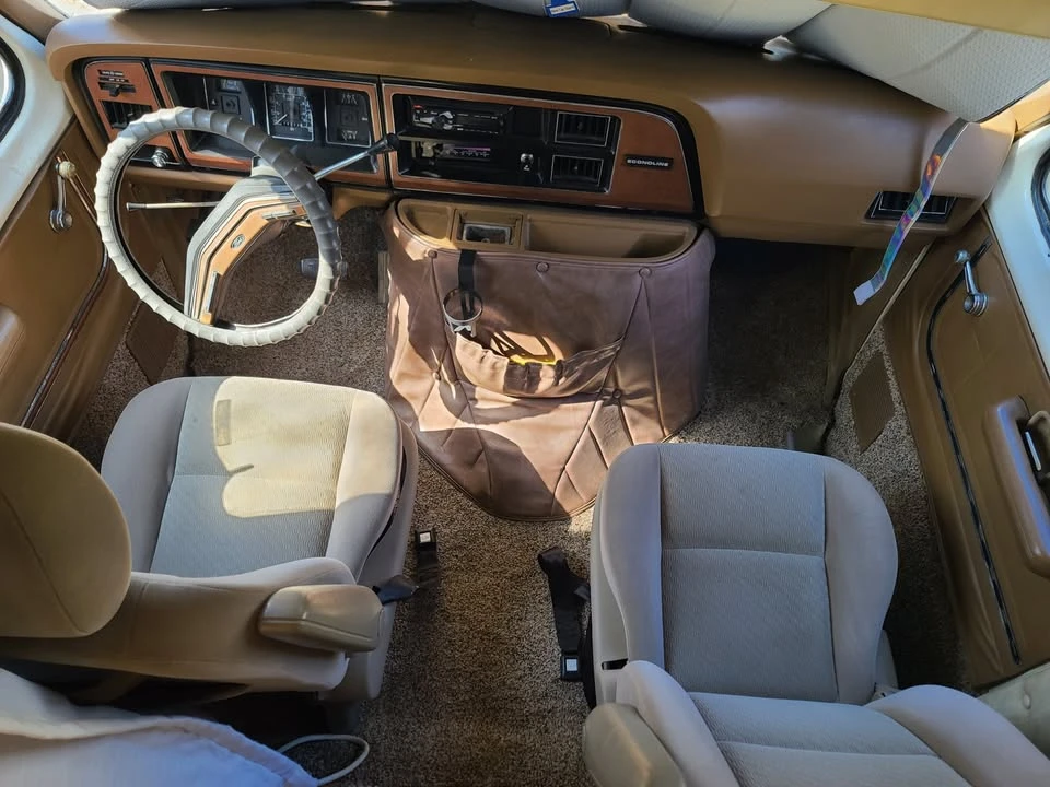 1986 Ford Econoline Van - Image 2 of 16