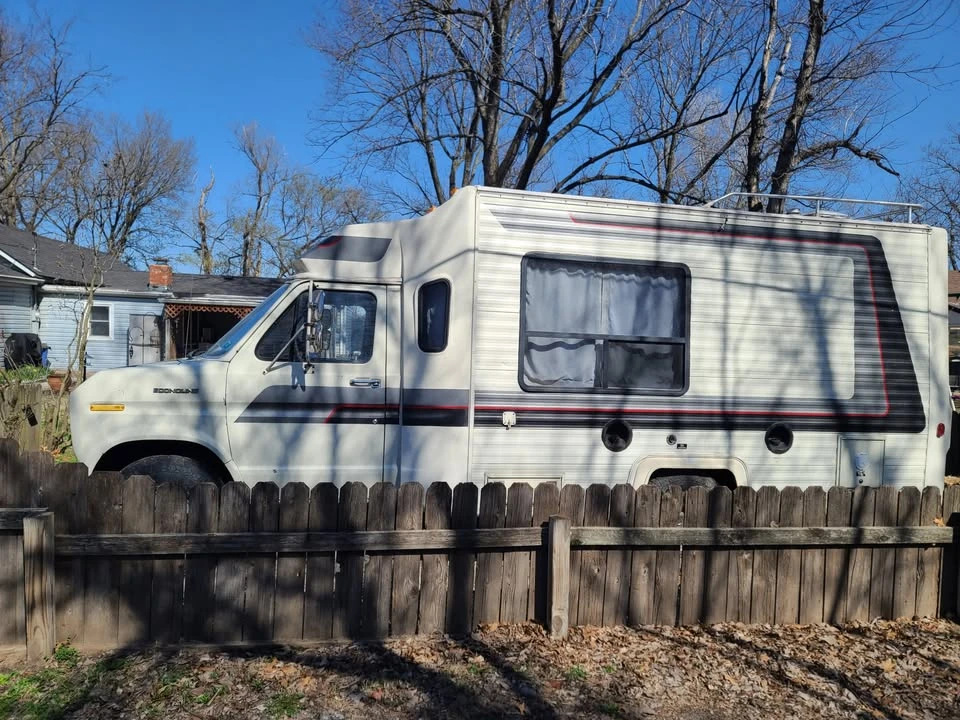 1986 Ford Econoline Van - Image 10 of 16