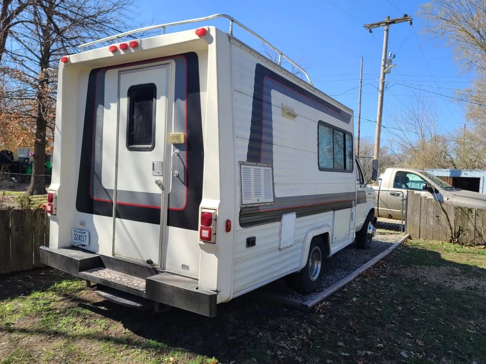 1986 Ford Econoline Van - Image 3 of 16