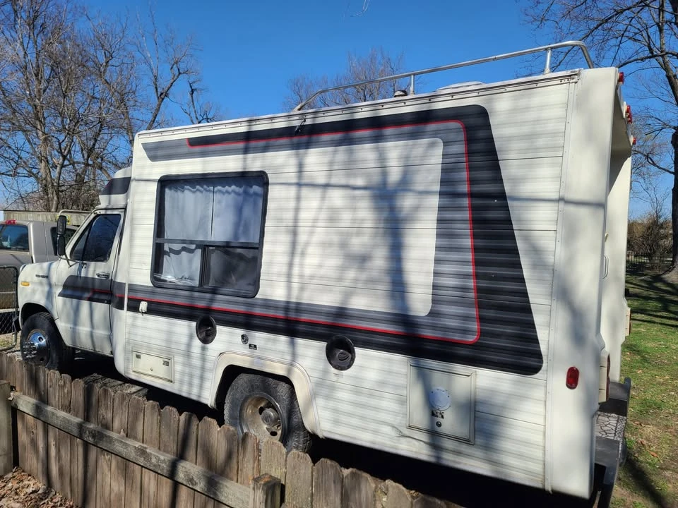 1986 Ford Econoline Van - Image 12 of 16