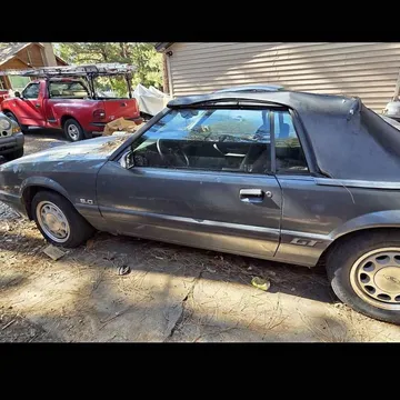 1986 Ford Mustang Convertible