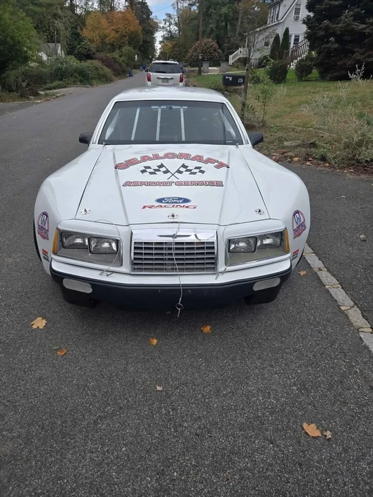 1986 Ford Thunderbird 9th Gen - Image 9 of 11