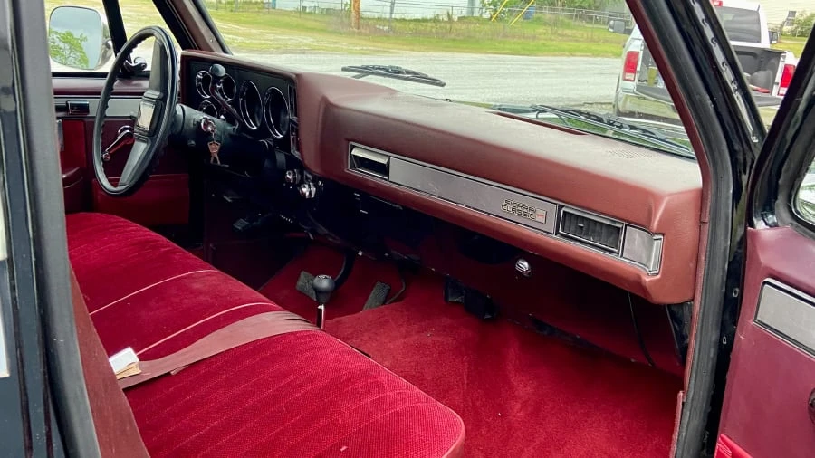 1986 GMC C/K 3rd Gen - Image 4 of 10