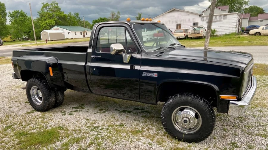 1986 GMC C/K 3rd Gen - Image 9 of 10