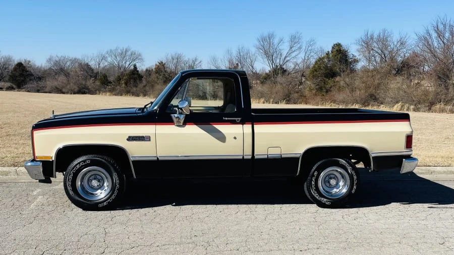 1986 GMC C/K 3rd Gen - Image 2 of 9