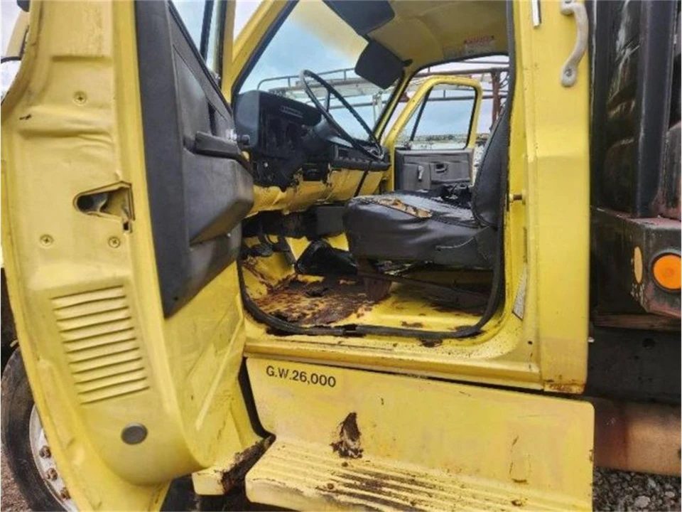 1986 GMC TopKick - Image 5 of 10