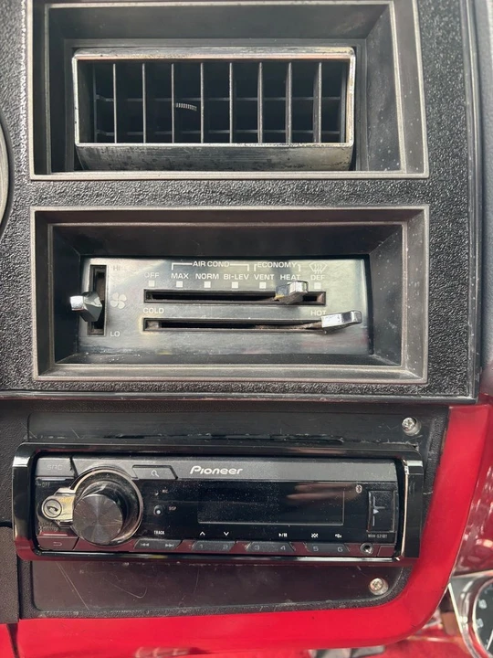 1986 GMC C/K 3rd Gen - Image 11 of 16
