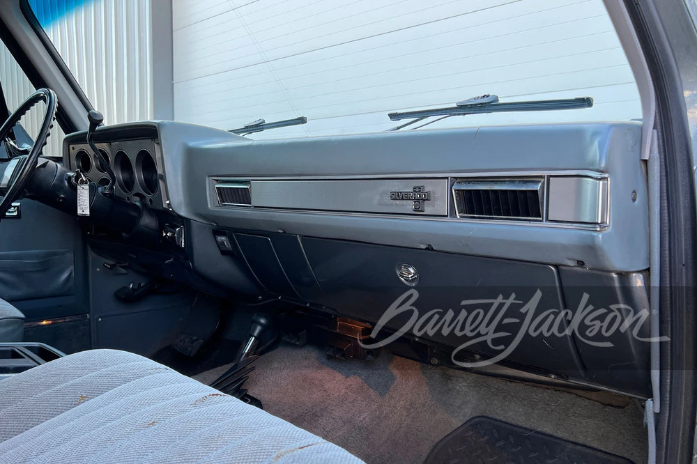 1986 GMC Jimmy 2nd Gen - Image 3 of 11