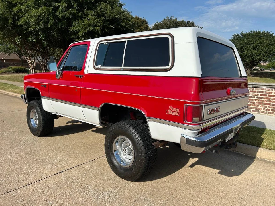 1986 GMC Jimmy 2nd Gen - Image 2 of 17