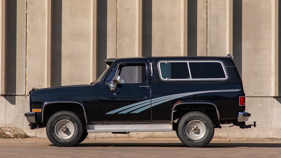 1986 GMC Jimmy 2nd Gen - Image 2 of 12