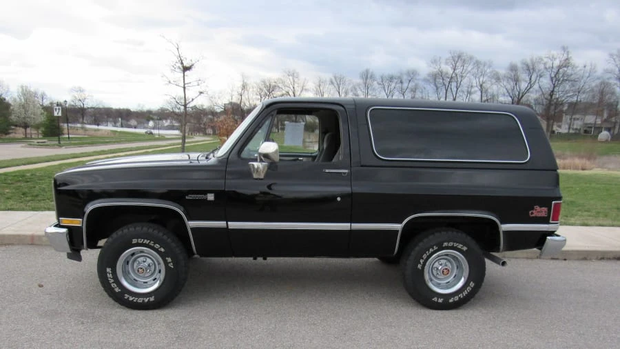 1986 GMC Jimmy 2nd Gen - Image 2 of 5