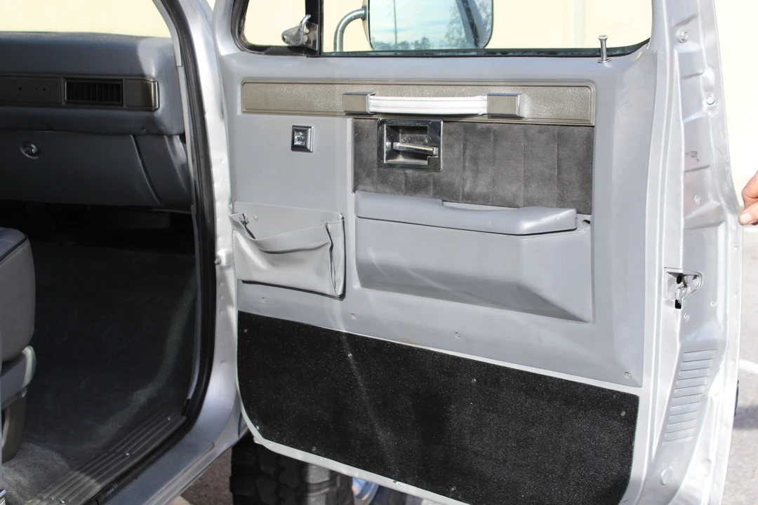 1986 GMC Jimmy 2nd Gen - Image 24 of 31