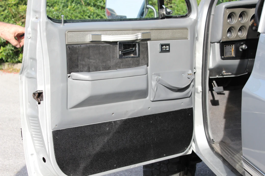 1986 GMC Jimmy 2nd Gen - Image 26 of 31