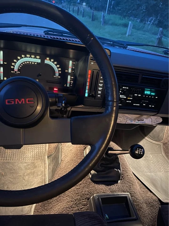 1986 GMC Jimmy 2nd Gen - Image 18 of 20