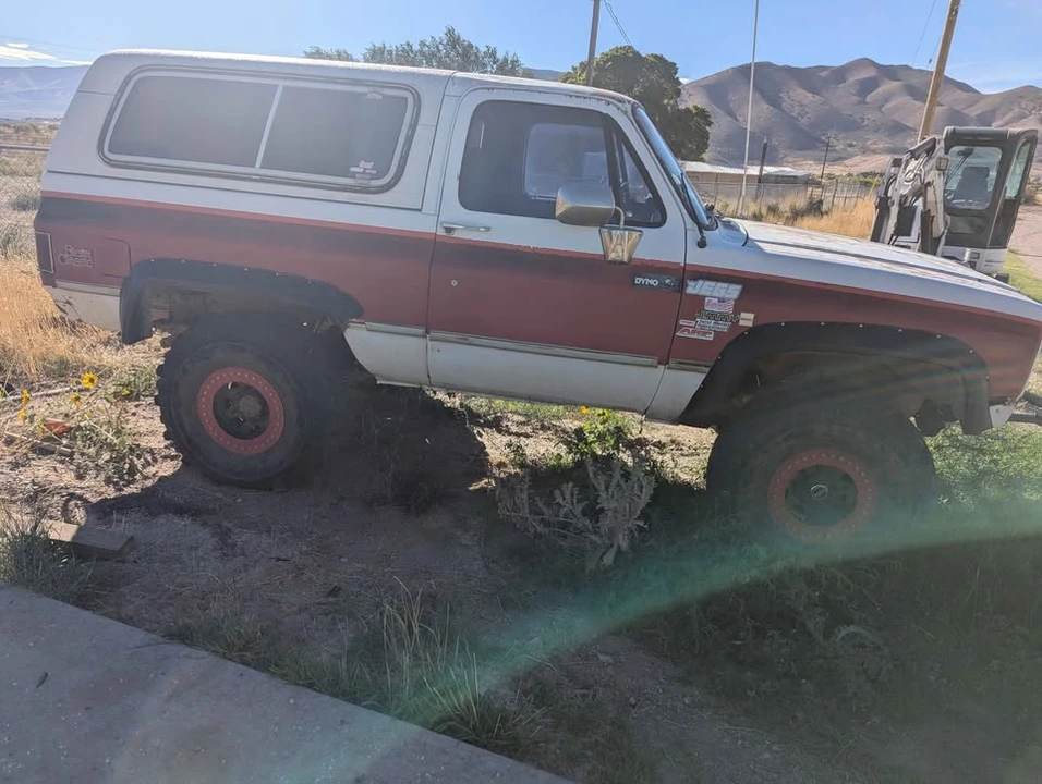 1986 GMC Jimmy 2nd Gen - Image 2 of 5