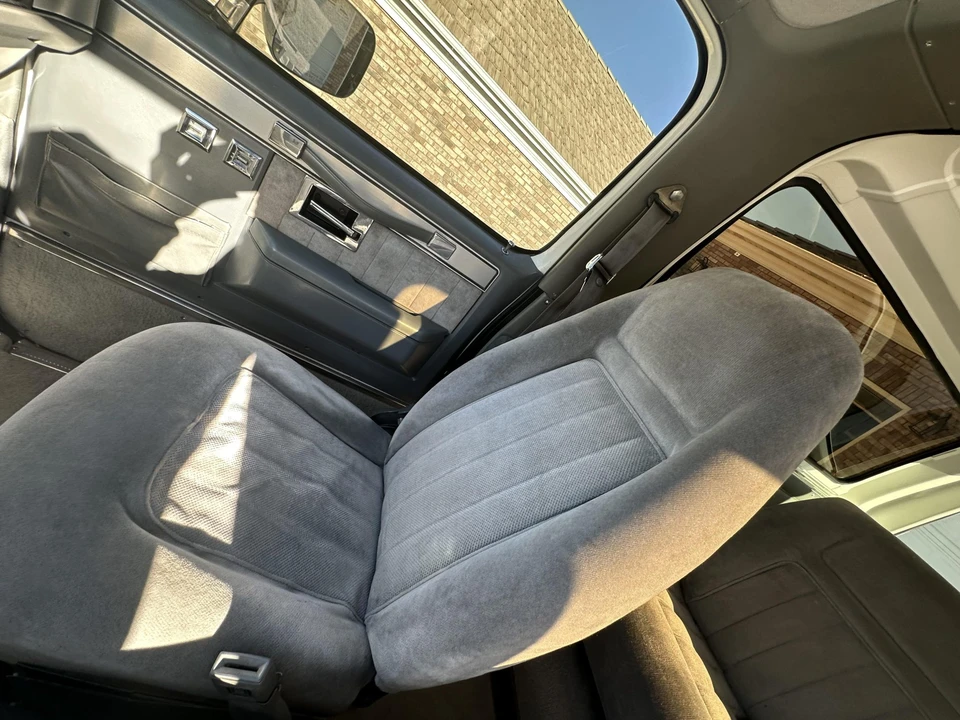 1986 GMC Jimmy 2nd Gen - Image 21 of 31