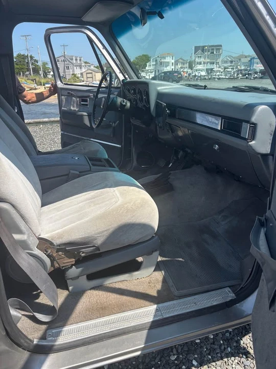 1986 GMC Jimmy 2nd Gen - Image 2 of 8