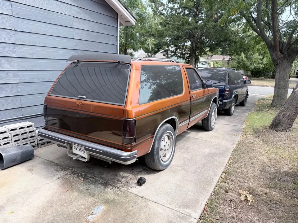1986 GMC Jimmy 2nd Gen - Image 2 of 6
