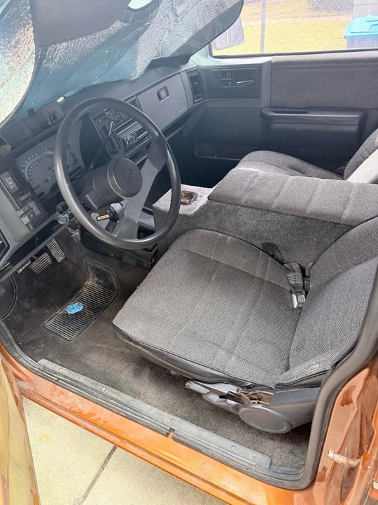 1986 GMC Jimmy 2nd Gen - Image 4 of 6