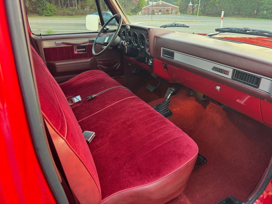 1986 GMC C/K 3rd Gen - Image 9 of 14
