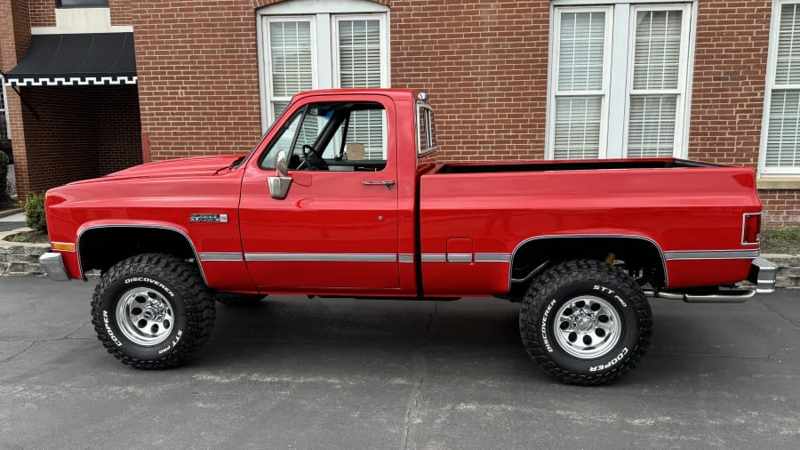 1986 GMC C/K 3rd Gen - Image 2 of 10