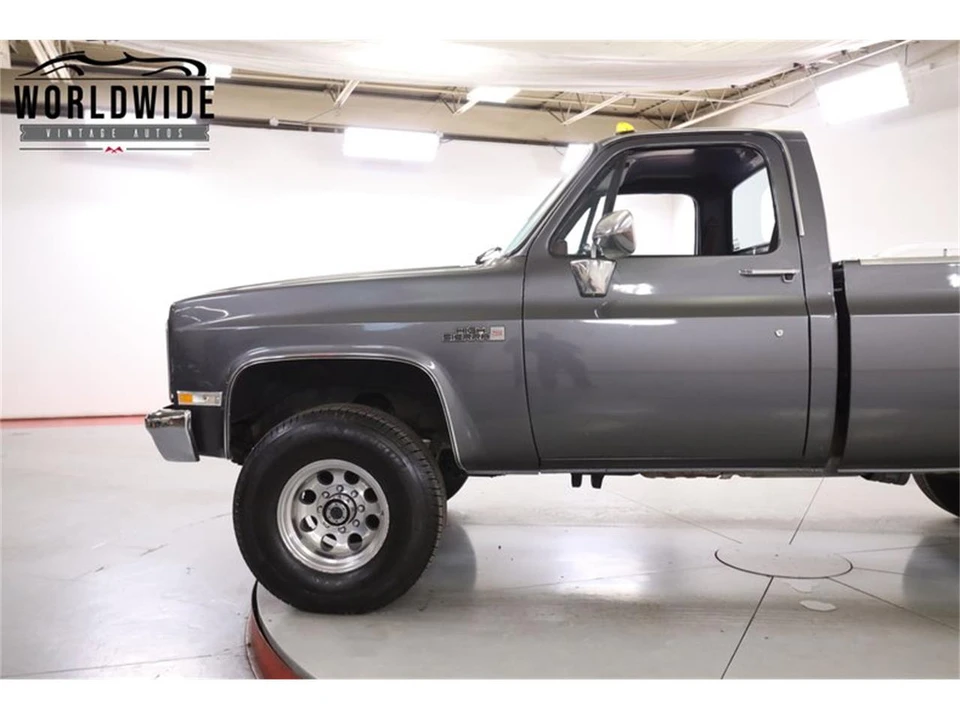 1986 GMC C/K 3rd Gen - Image 7 of 31