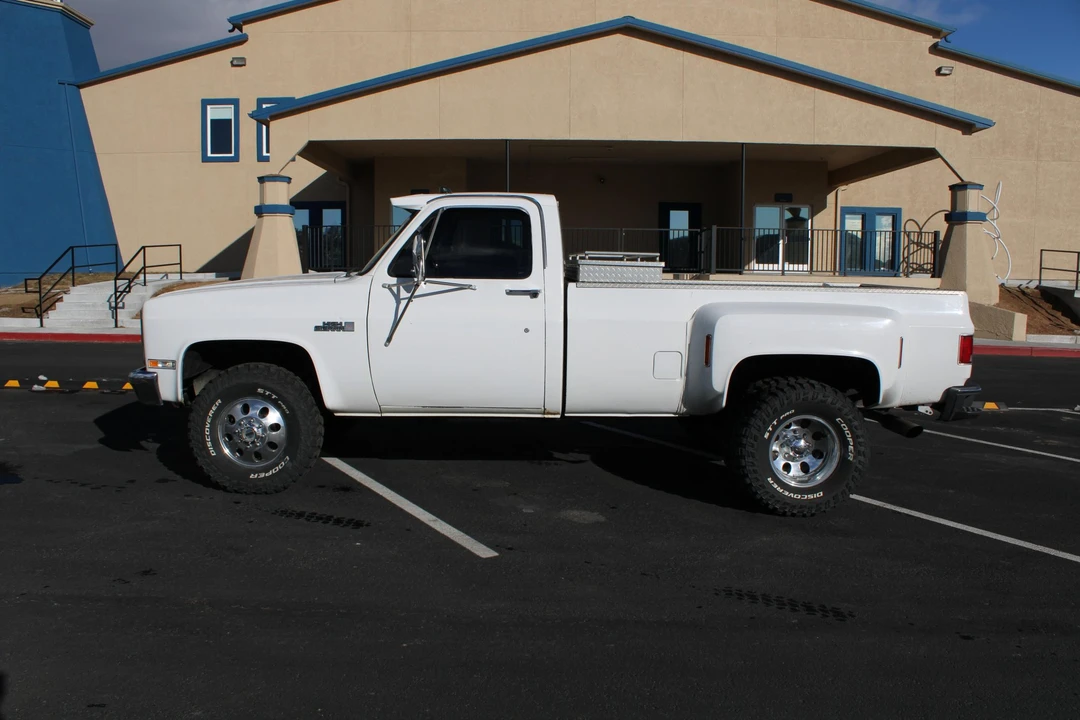1986 GMC C/K 3rd Gen - Image 9 of 31