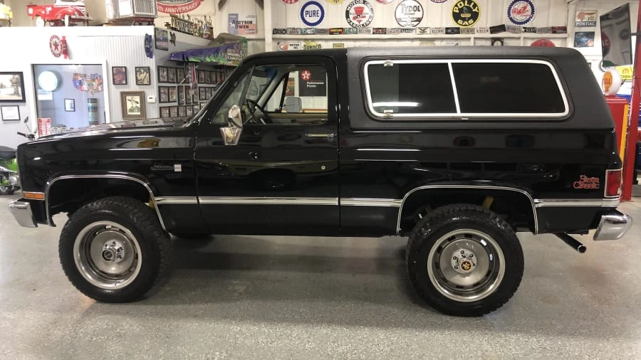 1986 GMC Jimmy 2nd Gen - Image 2 of 27