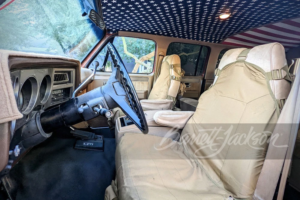 1986 GMC Suburban 7th Gen - Image 2 of 28