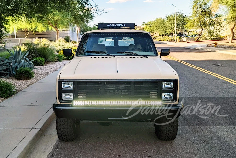 1986 GMC Suburban 7th Gen - Image 15 of 28