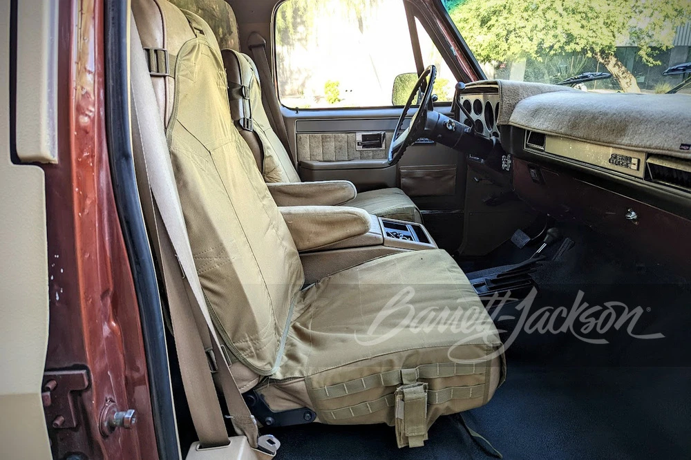 1986 GMC Suburban 7th Gen - Image 16 of 28