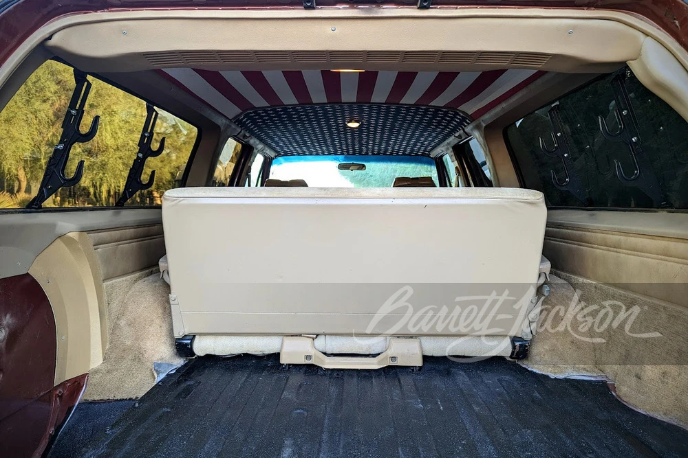 1986 GMC Suburban 7th Gen - Image 17 of 28