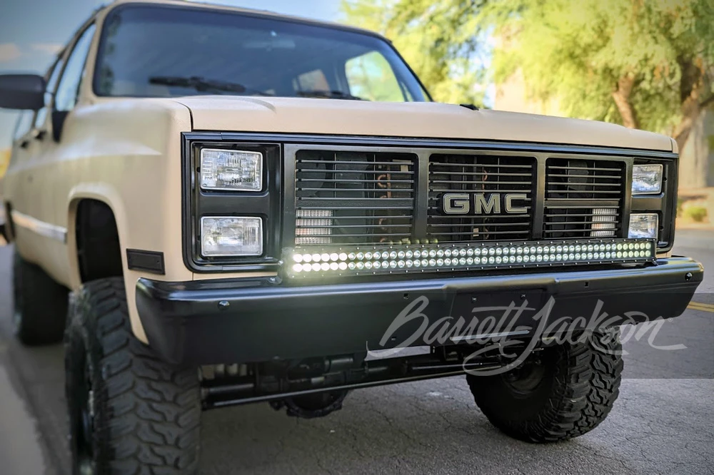 1986 GMC Suburban 7th Gen - Image 19 of 28