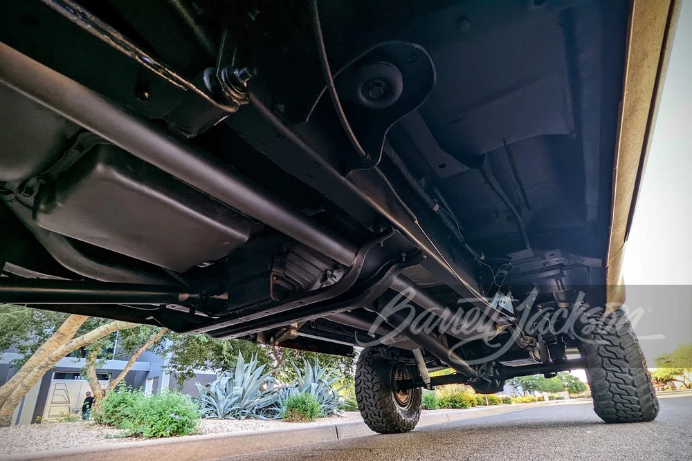 1986 GMC Suburban 7th Gen - Image 20 of 28