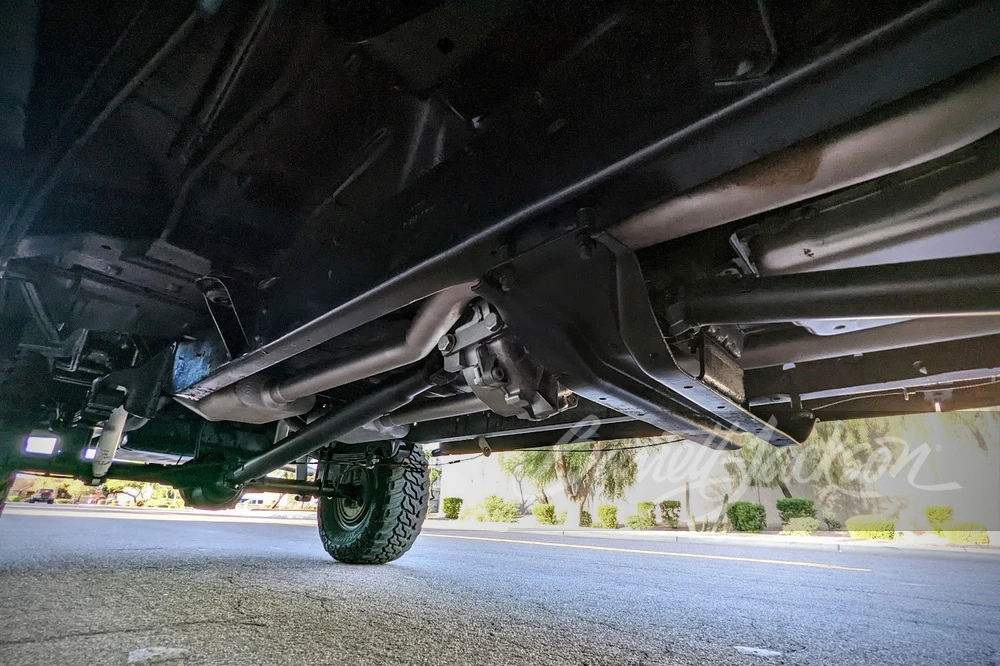 1986 GMC Suburban 7th Gen - Image 24 of 28