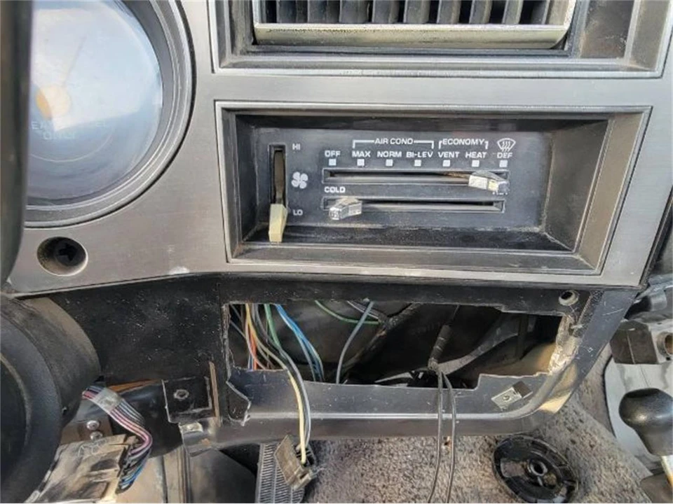1986 GMC C/K 3rd Gen - Image 5 of 14
