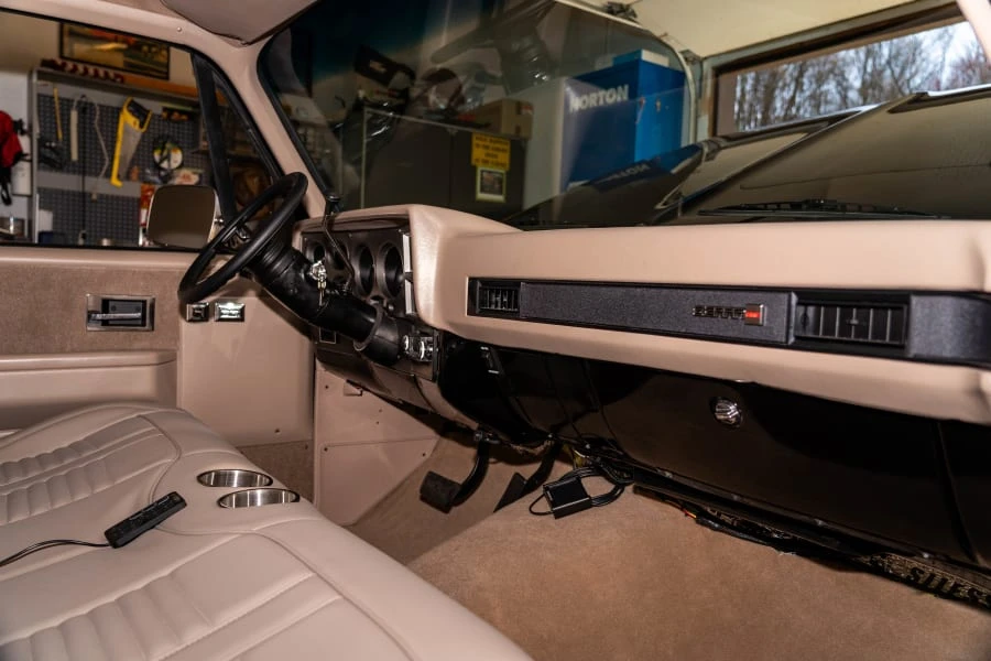 1986 GMC Sierra - Image 27 of 31