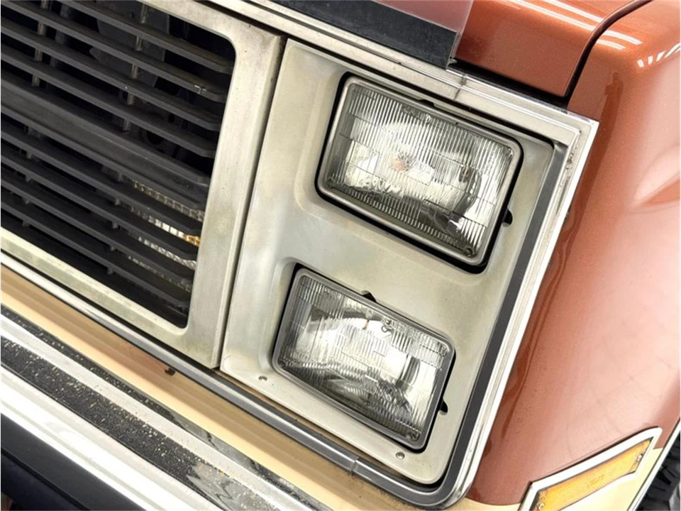 1986 GMC Sierra - Image 10 of 31