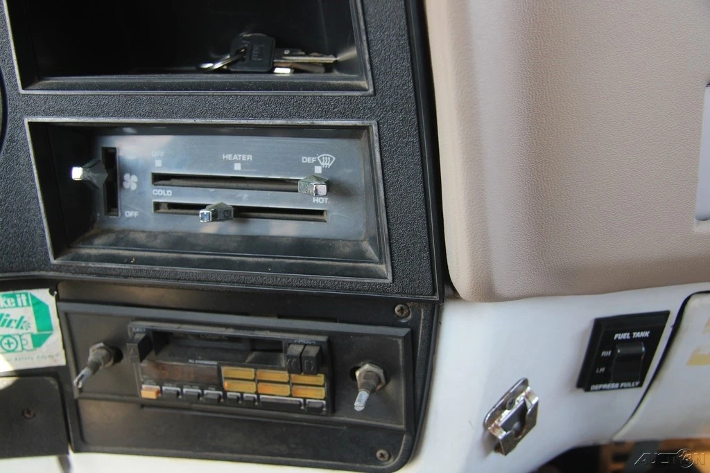 1986 GMC C/K 3rd Gen - Image 18 of 21