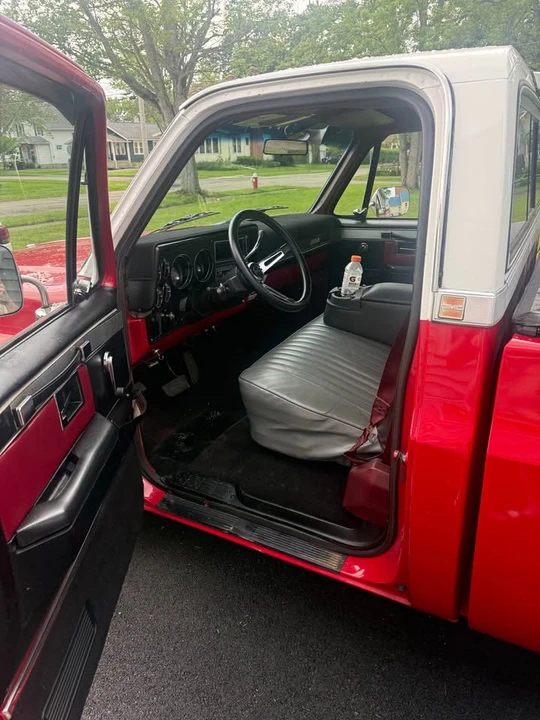 1986 GMC Sierra - Image 9 of 13