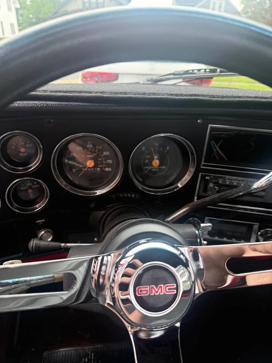 1986 GMC Sierra - Image 11 of 13
