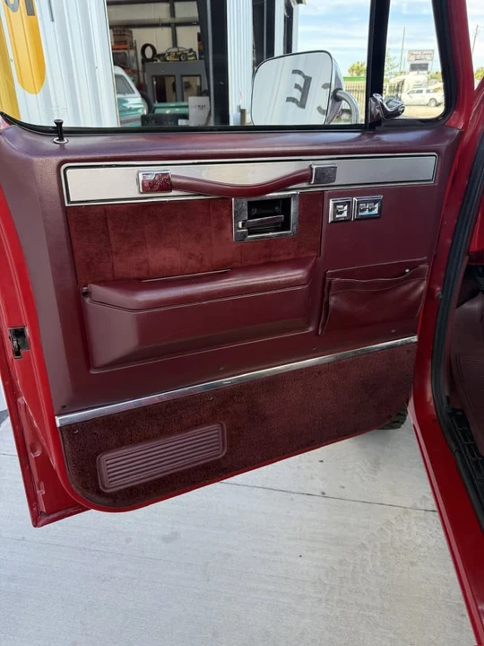 1986 GMC Sierra - Image 11 of 16